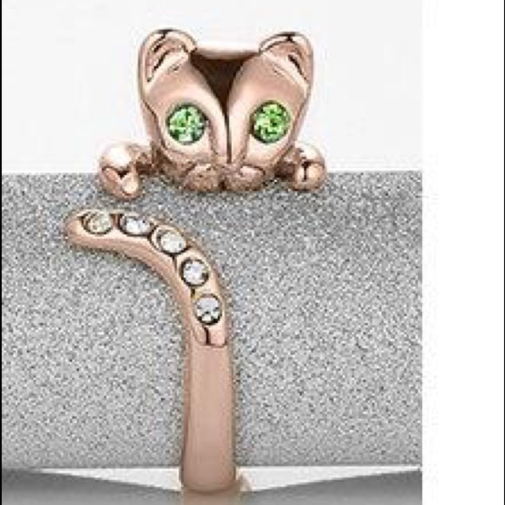 🙀cat ring in rose gold with peridot eyes 👀🙀